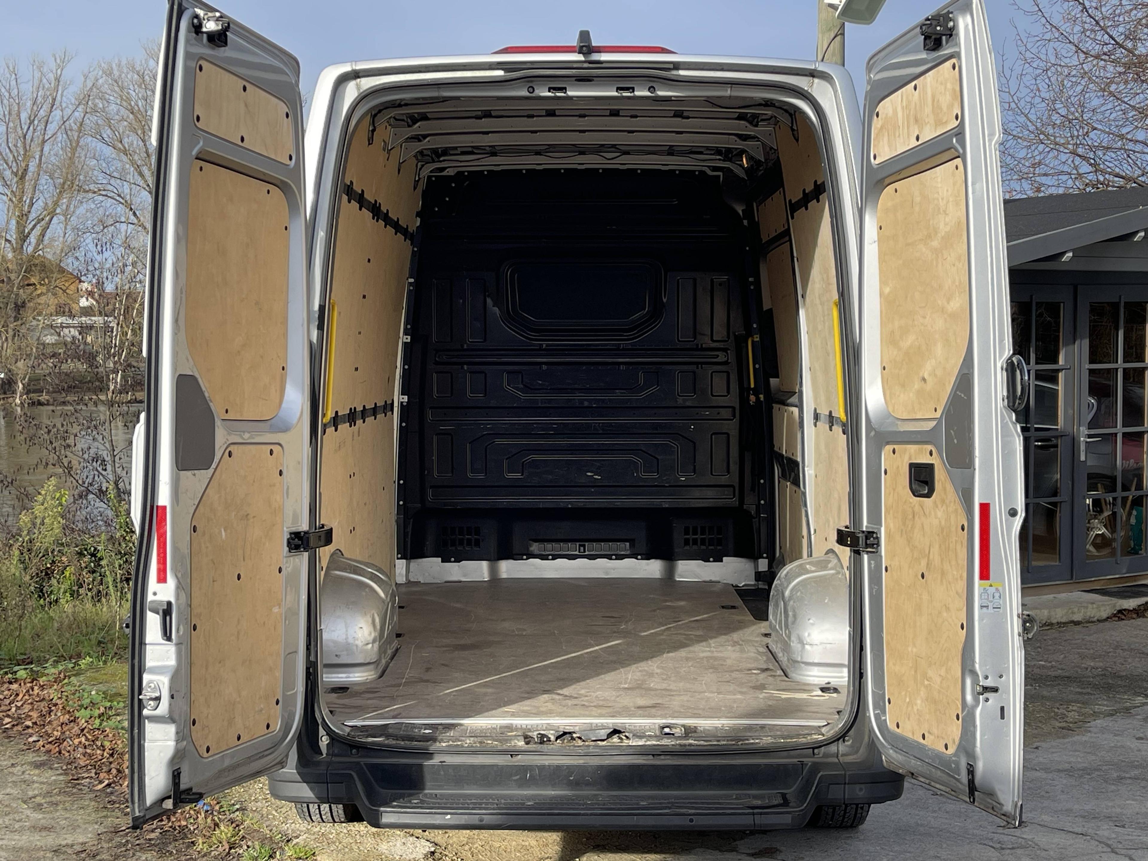 VOLKSWAGEN VOLKSWAGEN CRAFTER