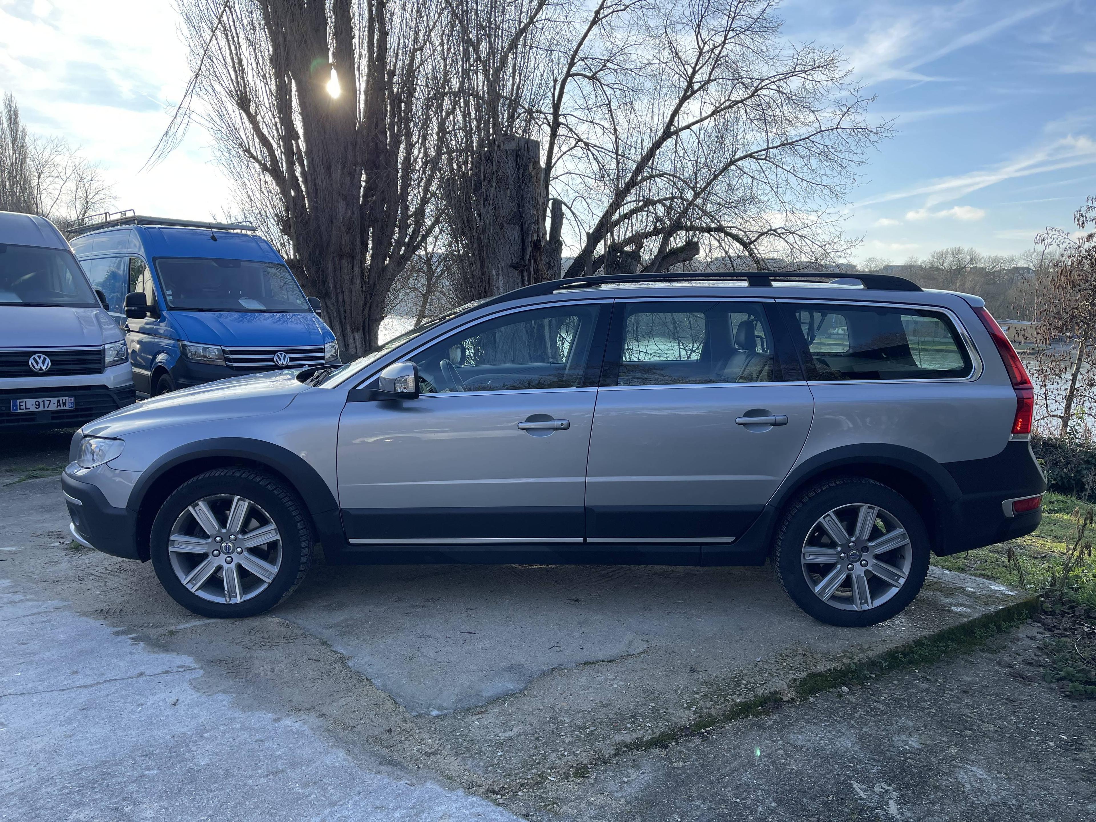 VOLVO XC70