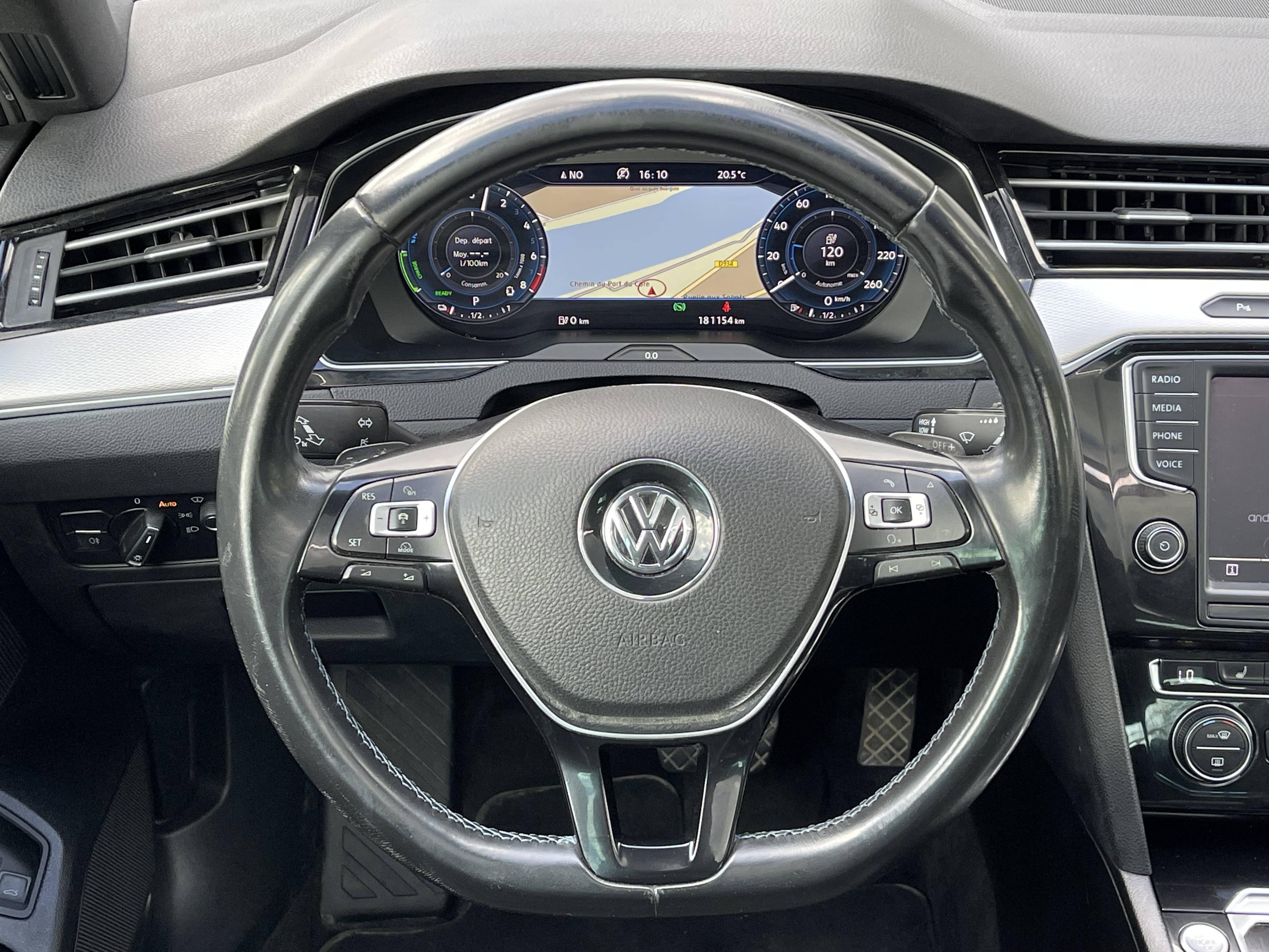 VOLKSWAGEN VOLKSWAGEN PASSAT