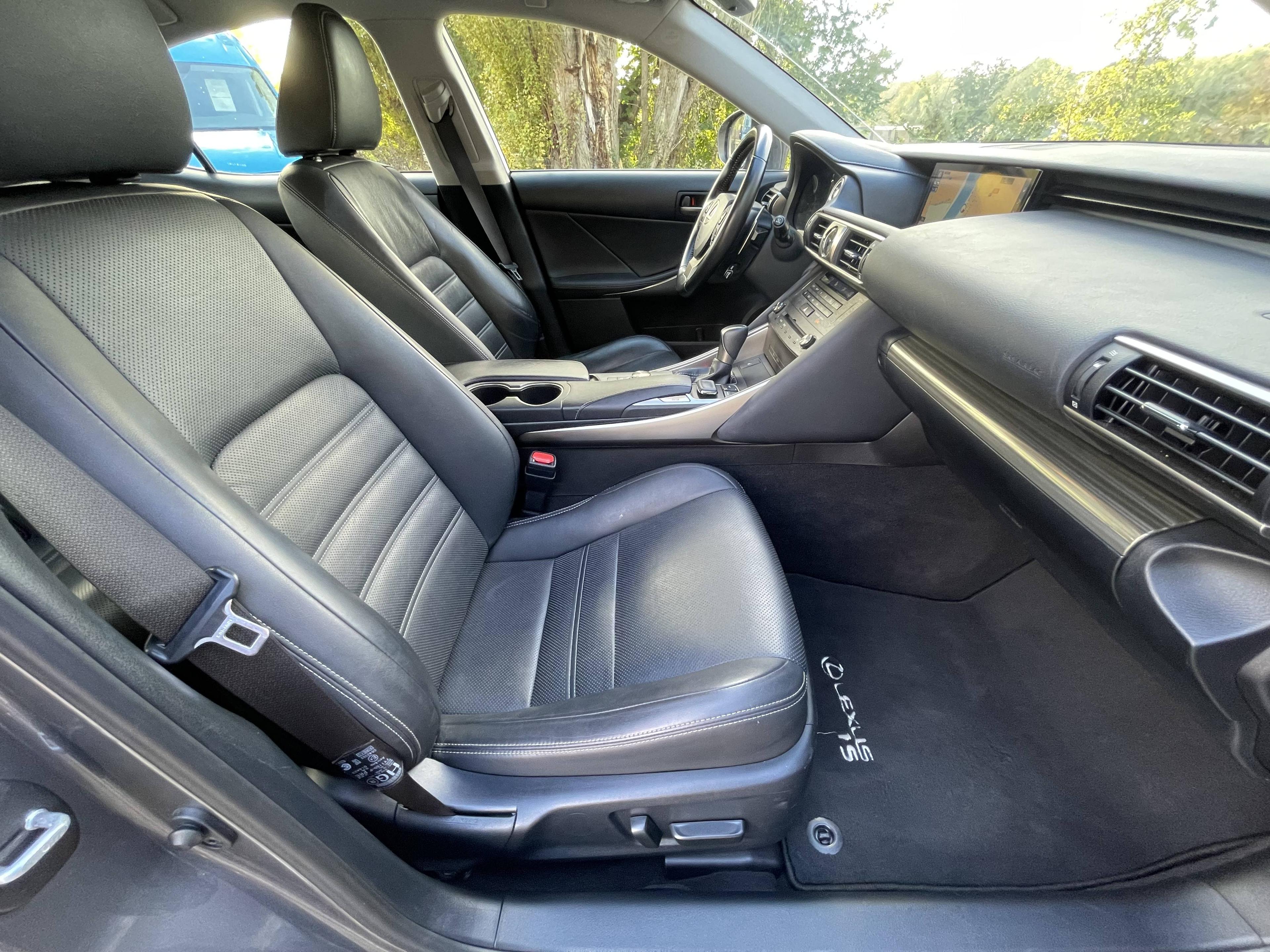 LEXUS LEXUS IS
