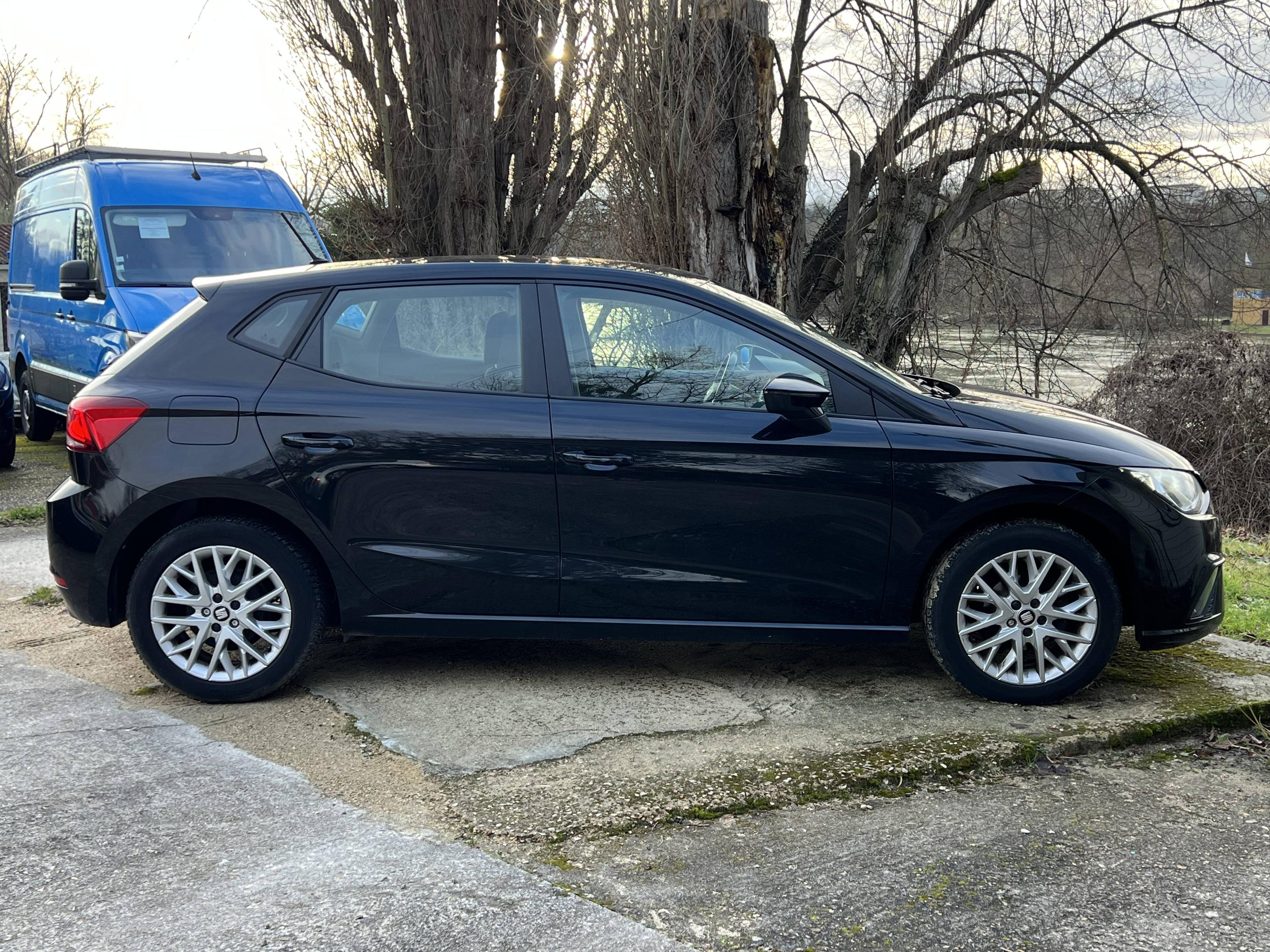 SEAT IBIZA