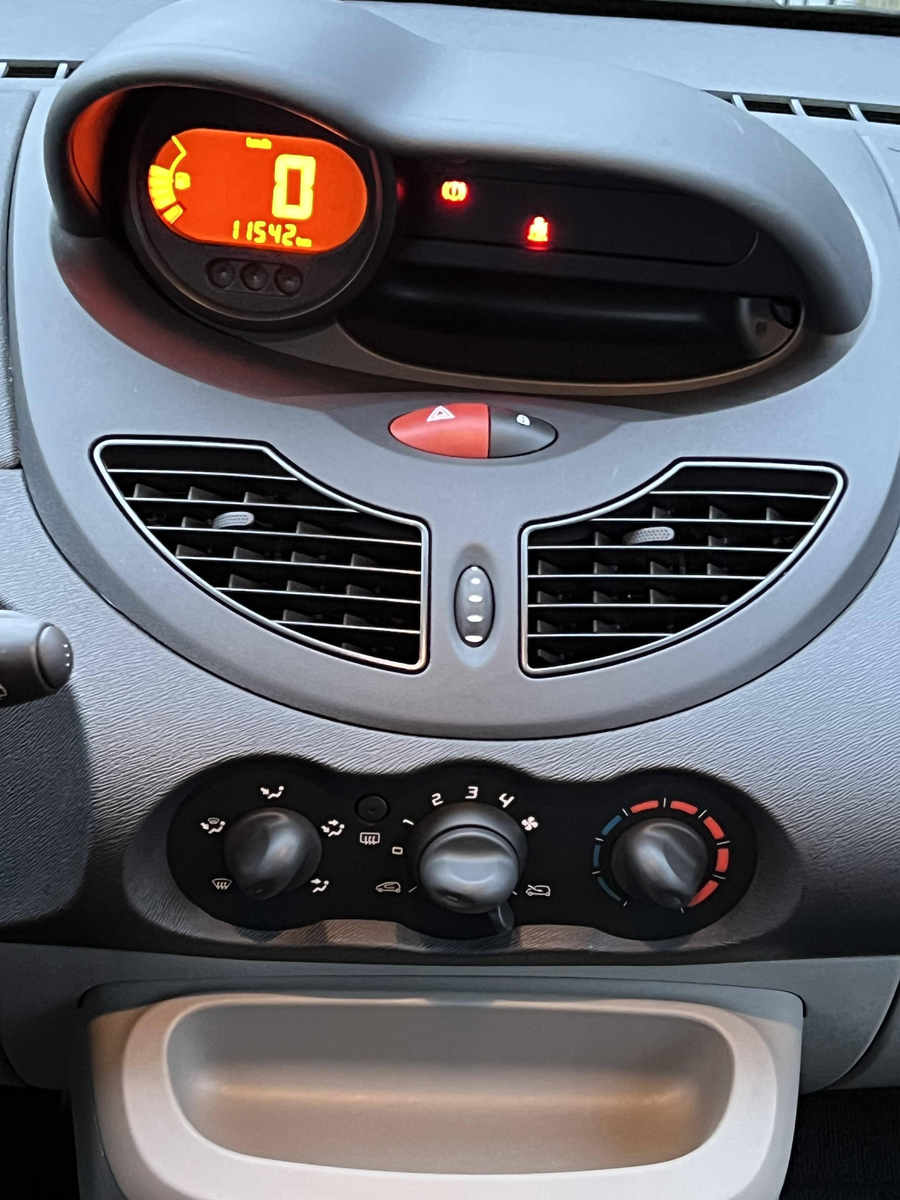 RENAULT RENAULT TWINGO