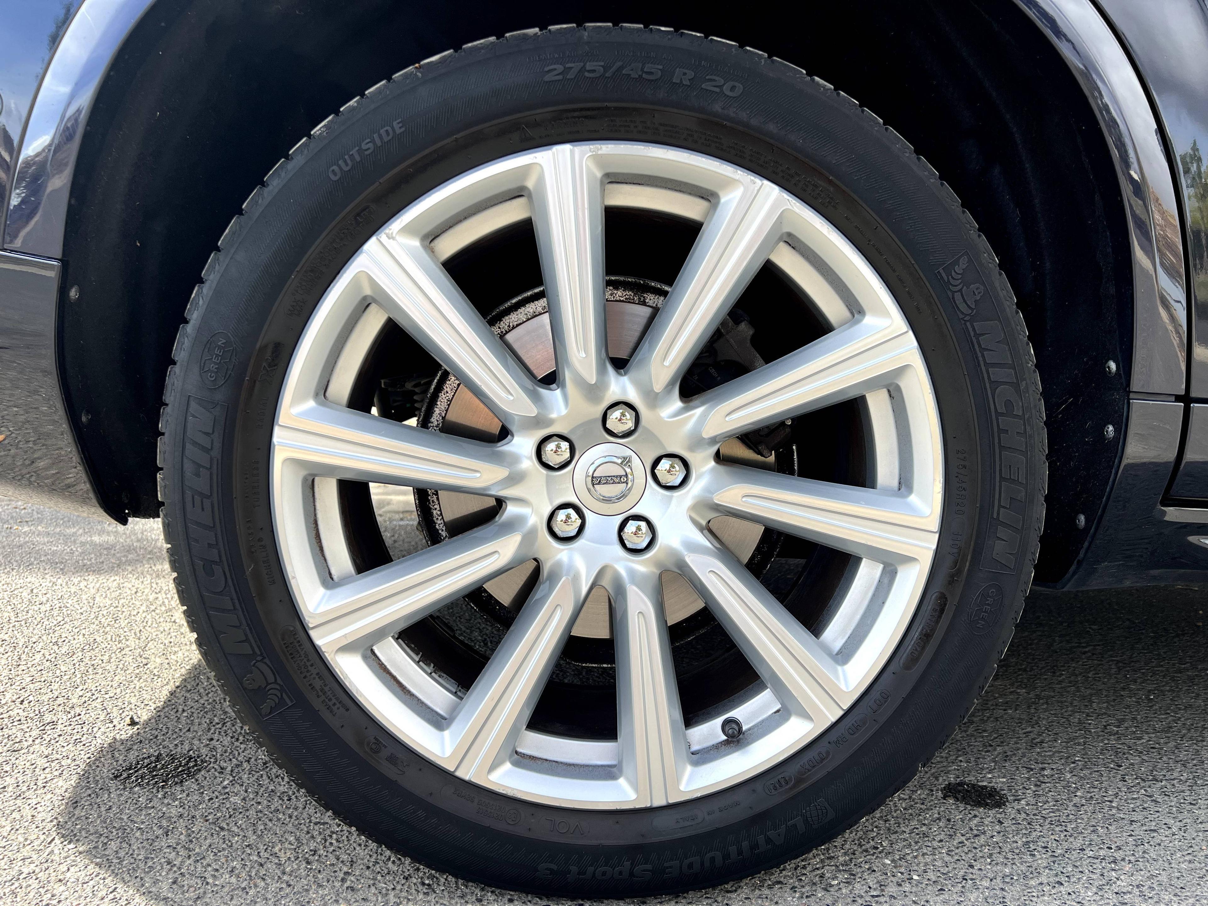 VOLVO XC90
